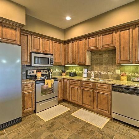 Inviting Branson Condo With Outdoor Dining Area Esterno foto